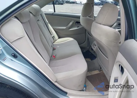 2010 Toyota Camry Le z USA, uszkodzony, nr VIN 4T1BF3EK9AU542853